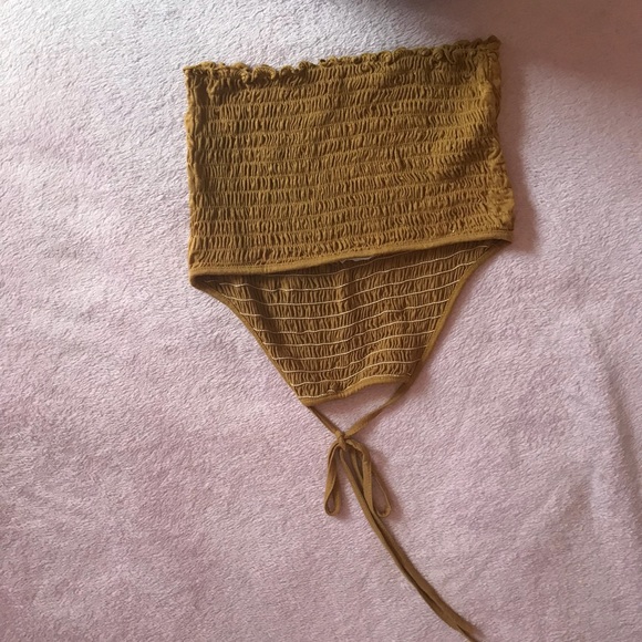 Tilly’s Halter Top - Picture 2 of 3